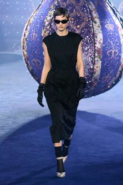 Look 2